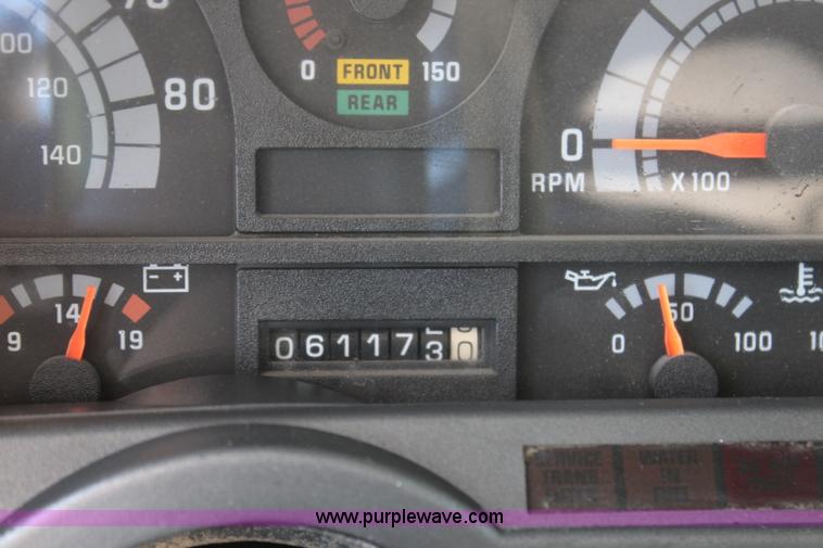 image for item K6931 1999 GMC C7500 dump truck