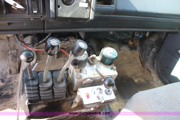 image for item K6931 1999 GMC C7500 dump truck