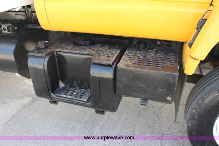 image for item K6931 1999 GMC C7500 dump truck