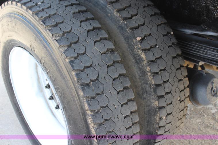 image for item K6931 1999 GMC C7500 dump truck