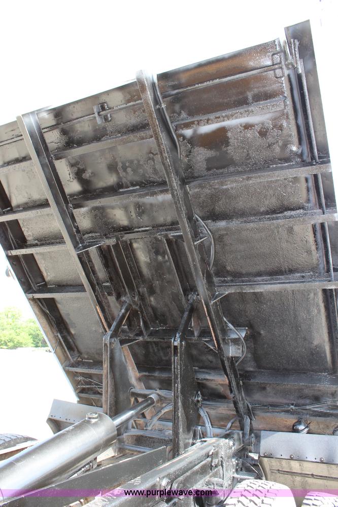 image for item K6931 1999 GMC C7500 dump truck