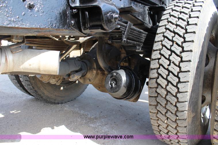 image for item K6931 1999 GMC C7500 dump truck