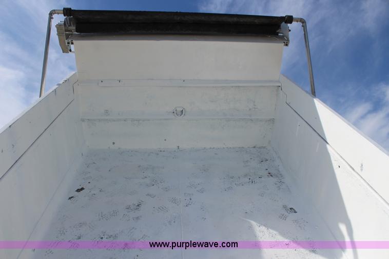 image for item K6931 1999 GMC C7500 dump truck