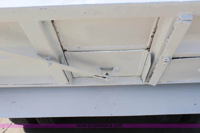 image for item K6931 1999 GMC C7500 dump truck