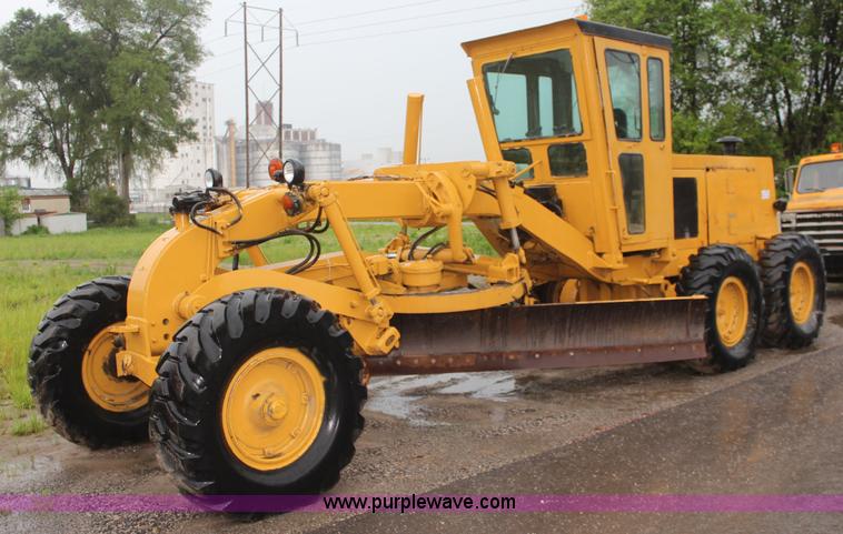 image for item K6944 1975 Huber F1500M rigid frame motor grader
