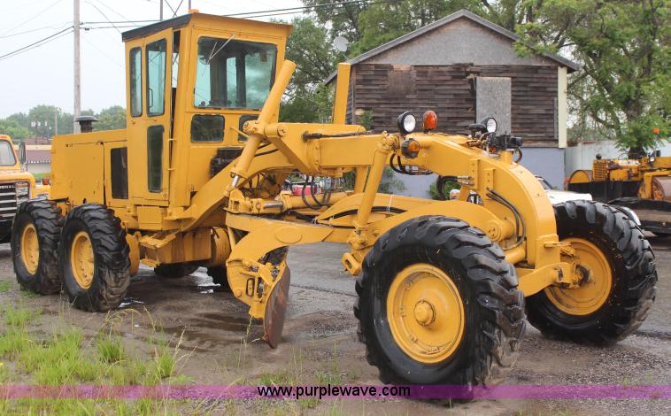 image for item K6944 1975 Huber F1500M rigid frame motor grader