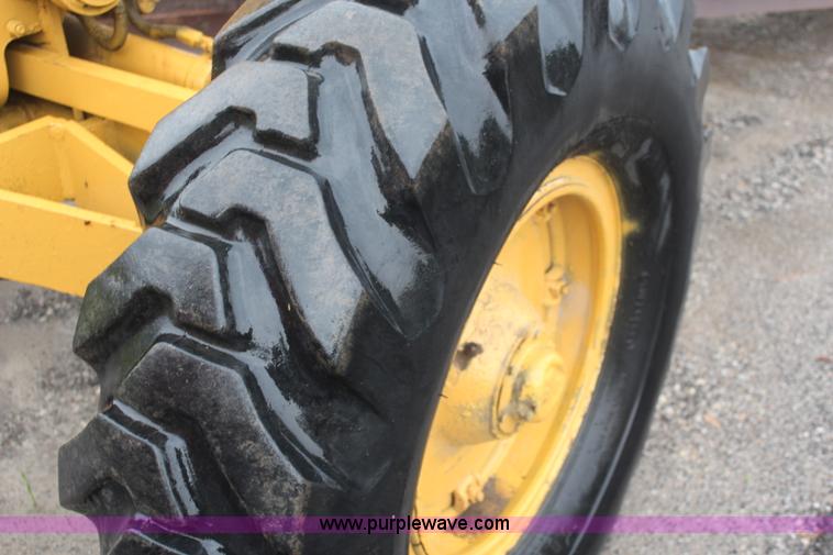 image for item K6944 1975 Huber F1500M rigid frame motor grader