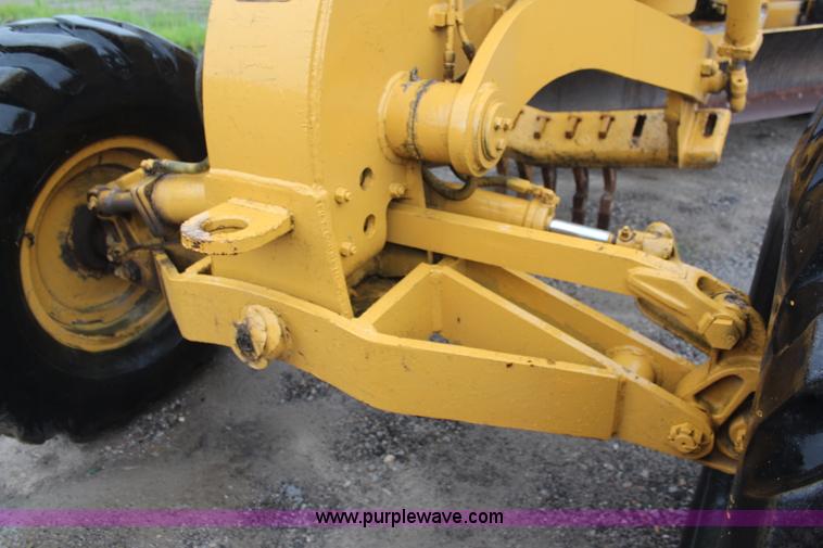 image for item K6944 1975 Huber F1500M rigid frame motor grader