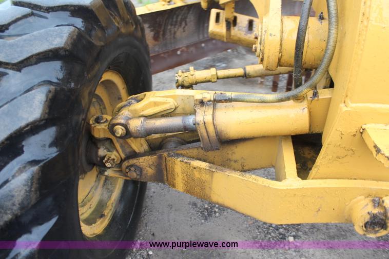 image for item K6944 1975 Huber F1500M rigid frame motor grader