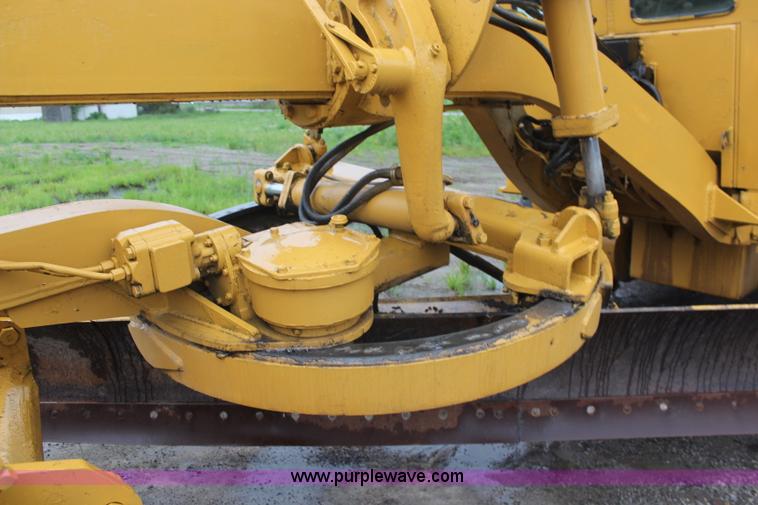 image for item K6944 1975 Huber F1500M rigid frame motor grader