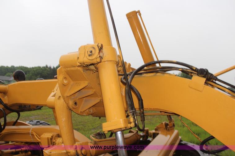 image for item K6944 1975 Huber F1500M rigid frame motor grader