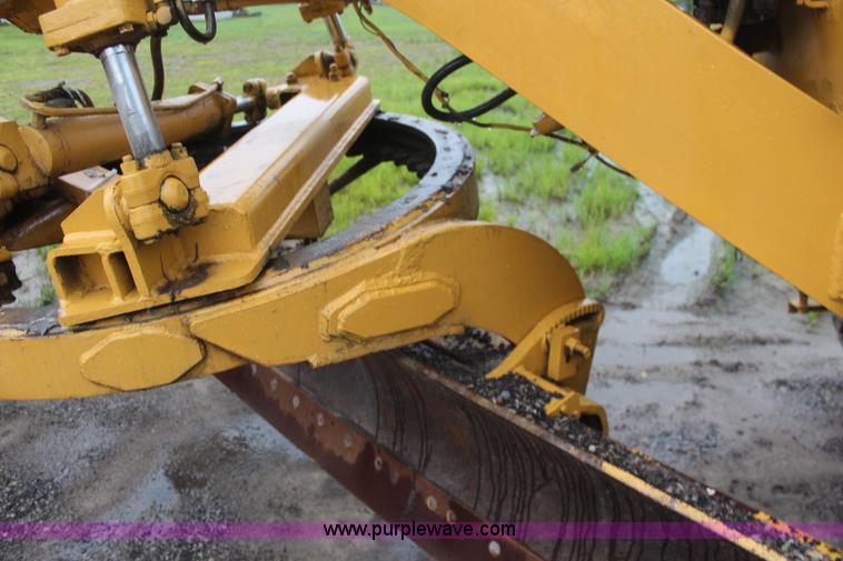 image for item K6944 1975 Huber F1500M rigid frame motor grader