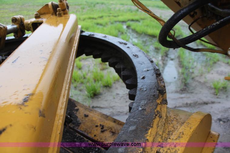 image for item K6944 1975 Huber F1500M rigid frame motor grader