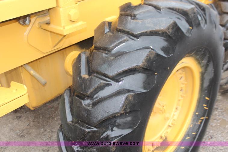 image for item K6944 1975 Huber F1500M rigid frame motor grader