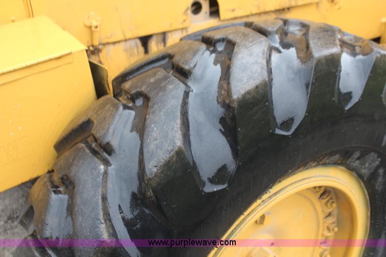 image for item K6944 1975 Huber F1500M rigid frame motor grader