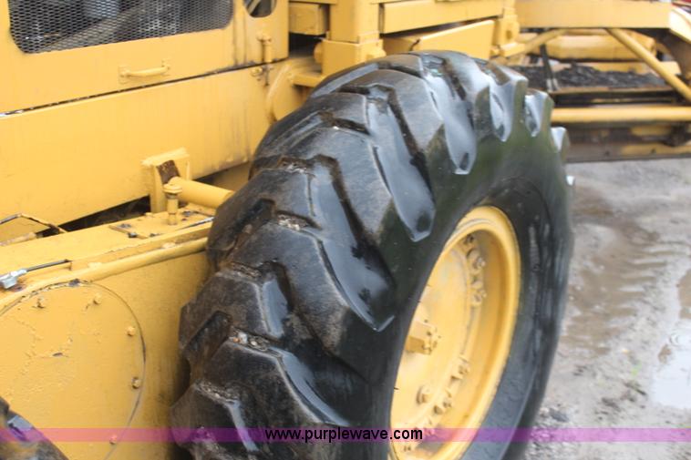 image for item K6944 1975 Huber F1500M rigid frame motor grader