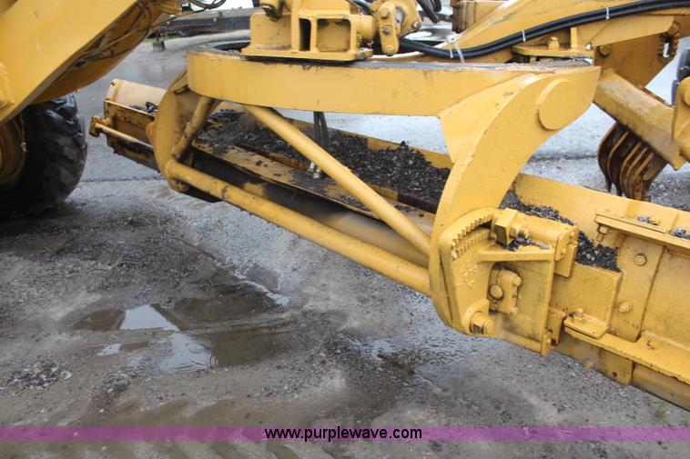 image for item K6944 1975 Huber F1500M rigid frame motor grader