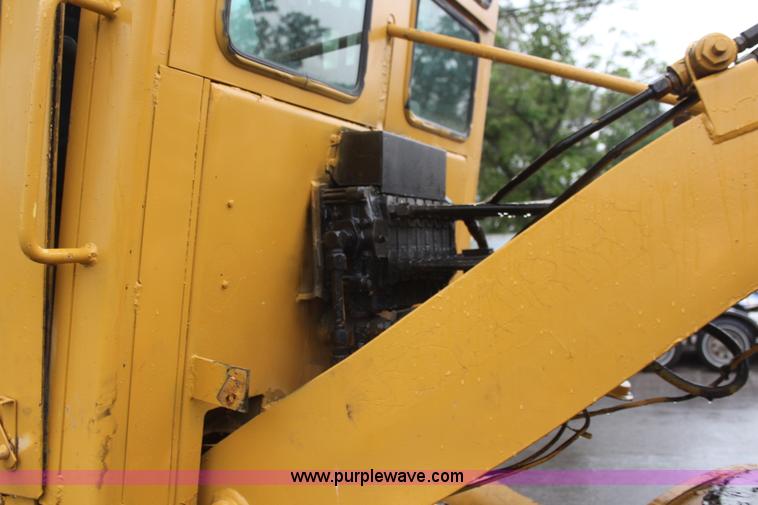 image for item K6944 1975 Huber F1500M rigid frame motor grader