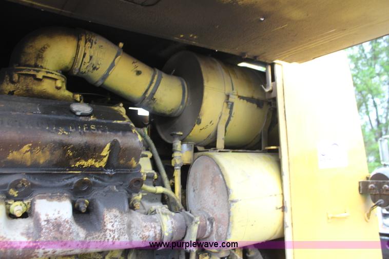 image for item K6944 1975 Huber F1500M rigid frame motor grader