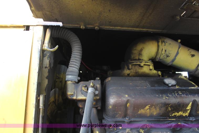 image for item K6944 1975 Huber F1500M rigid frame motor grader