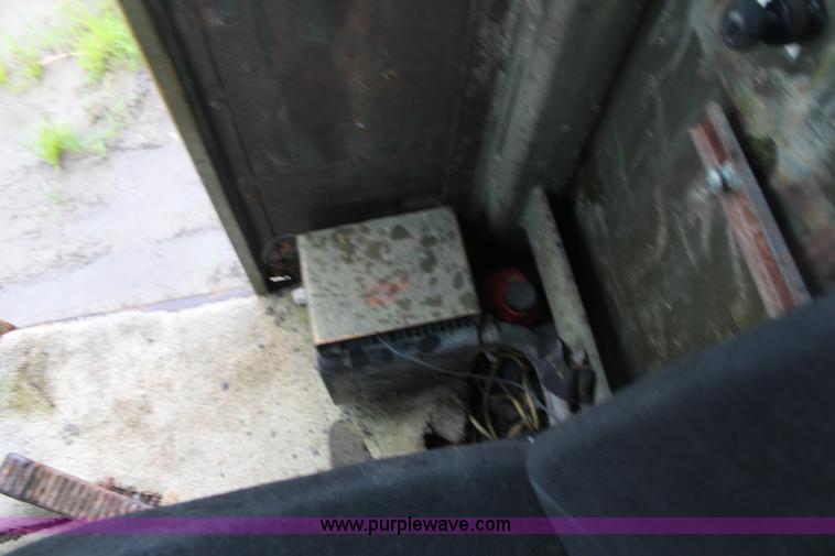 image for item K6944 1975 Huber F1500M rigid frame motor grader