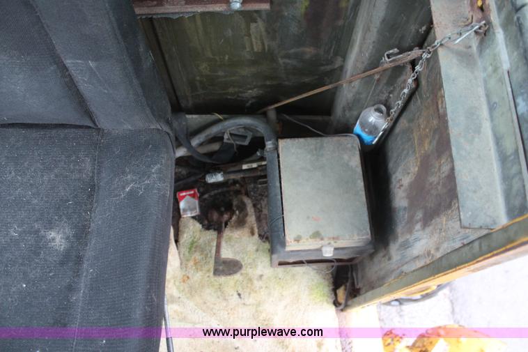 image for item K6944 1975 Huber F1500M rigid frame motor grader