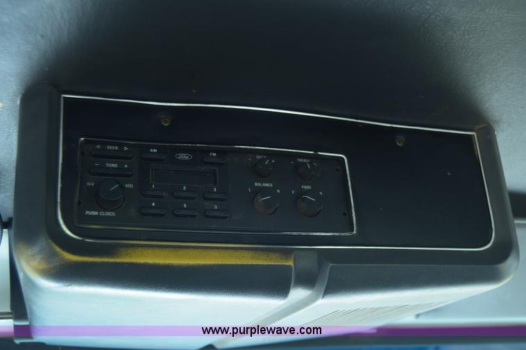 image for item K8612 1994 Ford LTA9000 AeroMax 106 semi truck