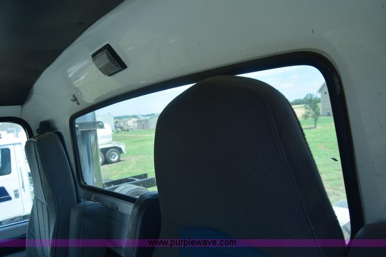 image for item K8612 1994 Ford LTA9000 AeroMax 106 semi truck