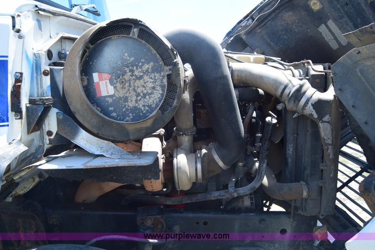 image for item K8612 1994 Ford LTA9000 AeroMax 106 semi truck