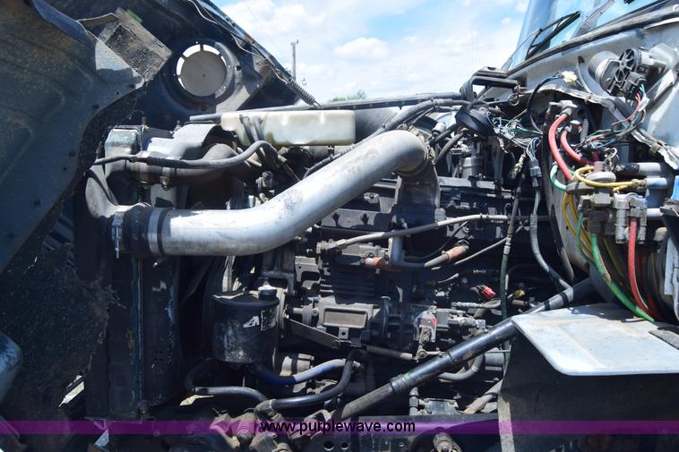 image for item K8612 1994 Ford LTA9000 AeroMax 106 semi truck