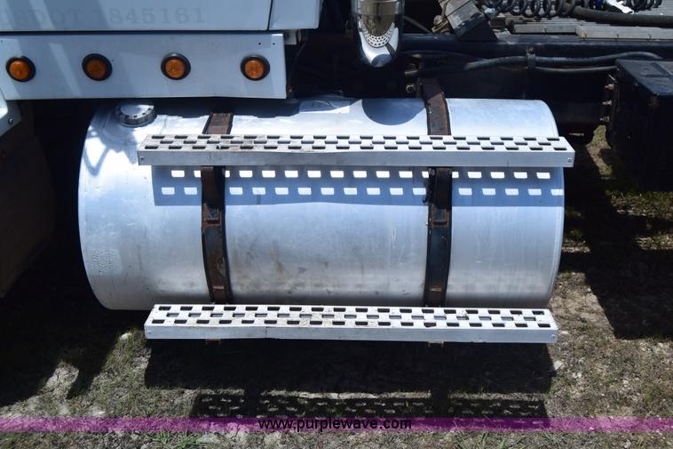 image for item K8612 1994 Ford LTA9000 AeroMax 106 semi truck