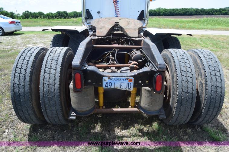 image for item K8612 1994 Ford LTA9000 AeroMax 106 semi truck