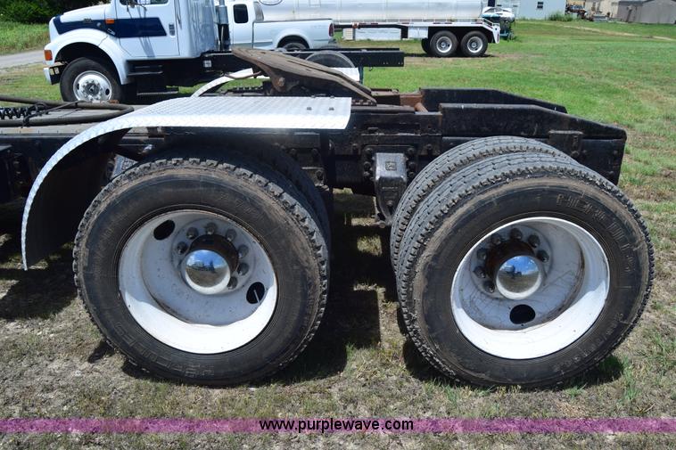 image for item K8612 1994 Ford LTA9000 AeroMax 106 semi truck