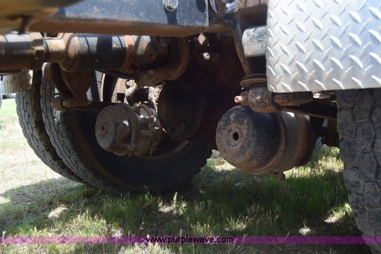 image for item K8612 1994 Ford LTA9000 AeroMax 106 semi truck