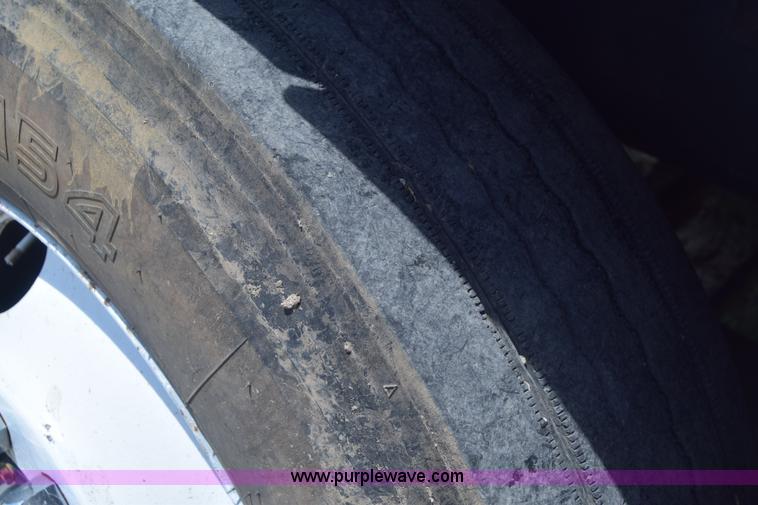 image for item K8612 1994 Ford LTA9000 AeroMax 106 semi truck