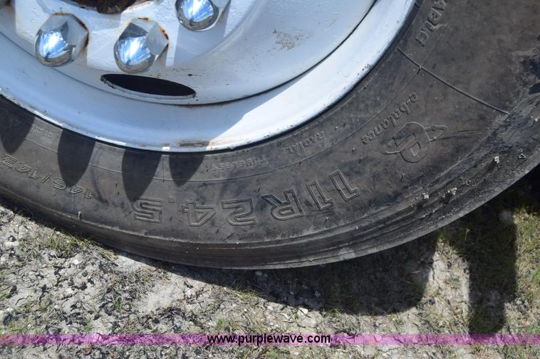 image for item K8612 1994 Ford LTA9000 AeroMax 106 semi truck