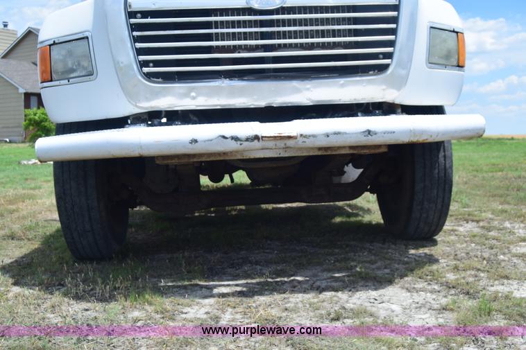 image for item K8612 1994 Ford LTA9000 AeroMax 106 semi truck