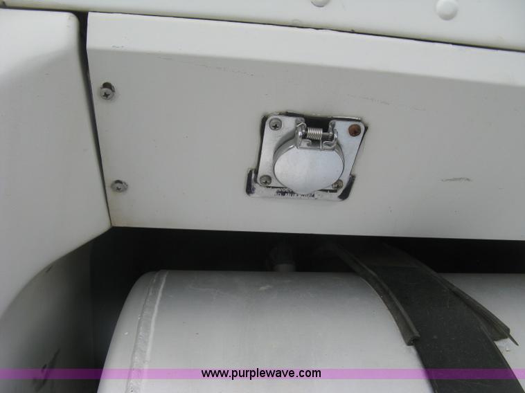 image for item K8613 1998 International 9400 semi truck