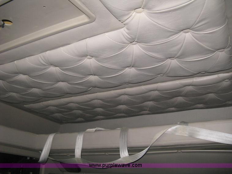 image for item K8613 1998 International 9400 semi truck