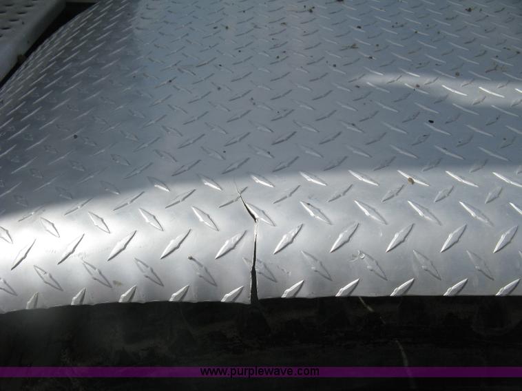 image for item K8613 1998 International 9400 semi truck