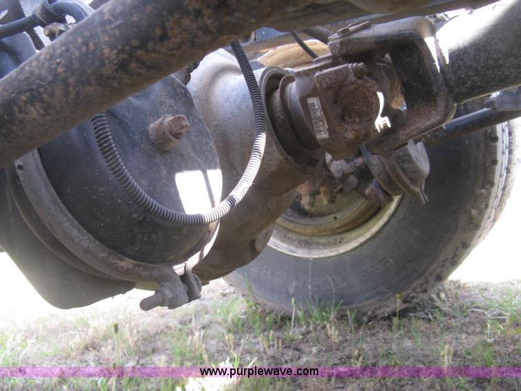 image for item K8613 1998 International 9400 semi truck