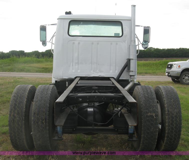 image for item K8615 1999 International 4900 cab and chassis