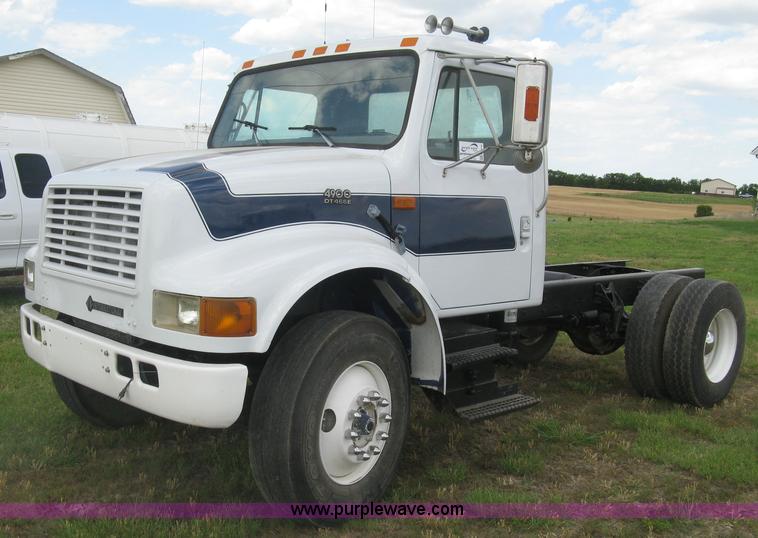 image for item K8615 1999 International 4900 cab and chassis