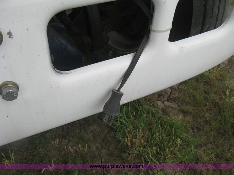 image for item K8615 1999 International 4900 cab and chassis