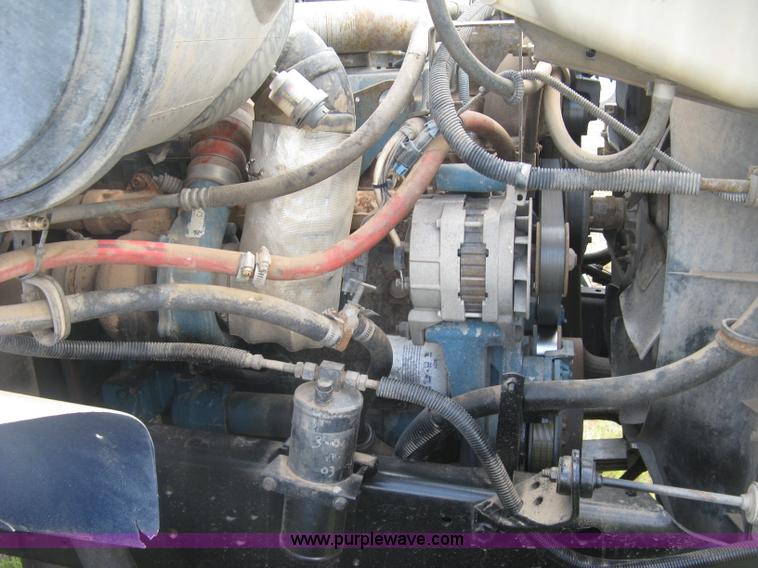 image for item K8615 1999 International 4900 cab and chassis