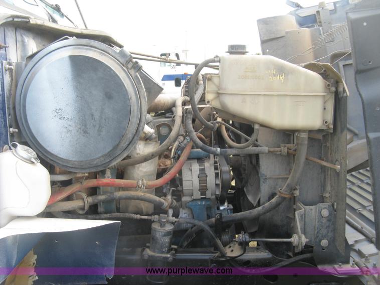 image for item K8615 1999 International 4900 cab and chassis