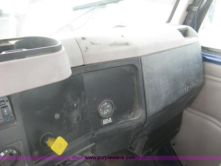 image for item K8615 1999 International 4900 cab and chassis