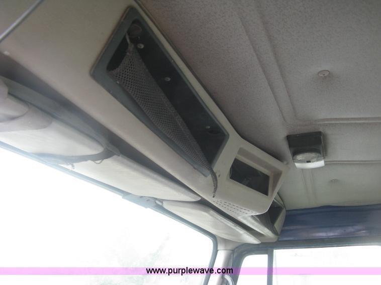 image for item K8615 1999 International 4900 cab and chassis