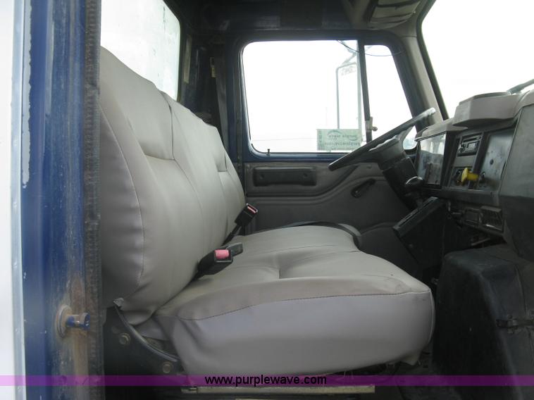 image for item K8615 1999 International 4900 cab and chassis