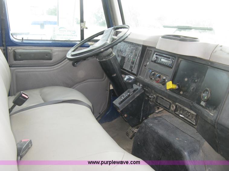 image for item K8615 1999 International 4900 cab and chassis